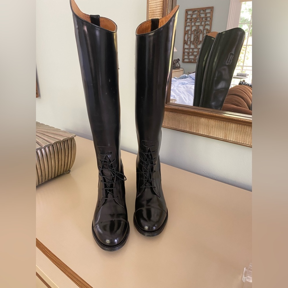 Elegant Black Women's Boots
